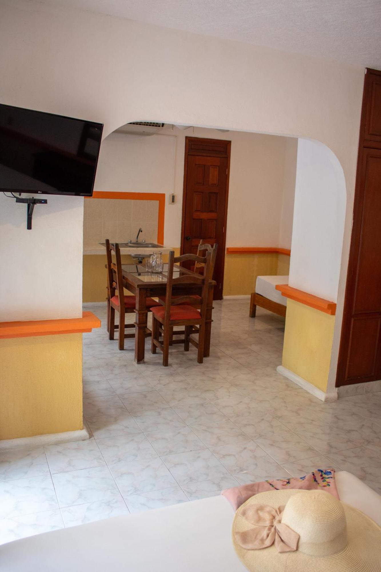 Hotel Vista Caribe 5Ta Av A 5 Pasos De La Playa Πλάγια Ντελ Κάρμεν Εξωτερικό φωτογραφία